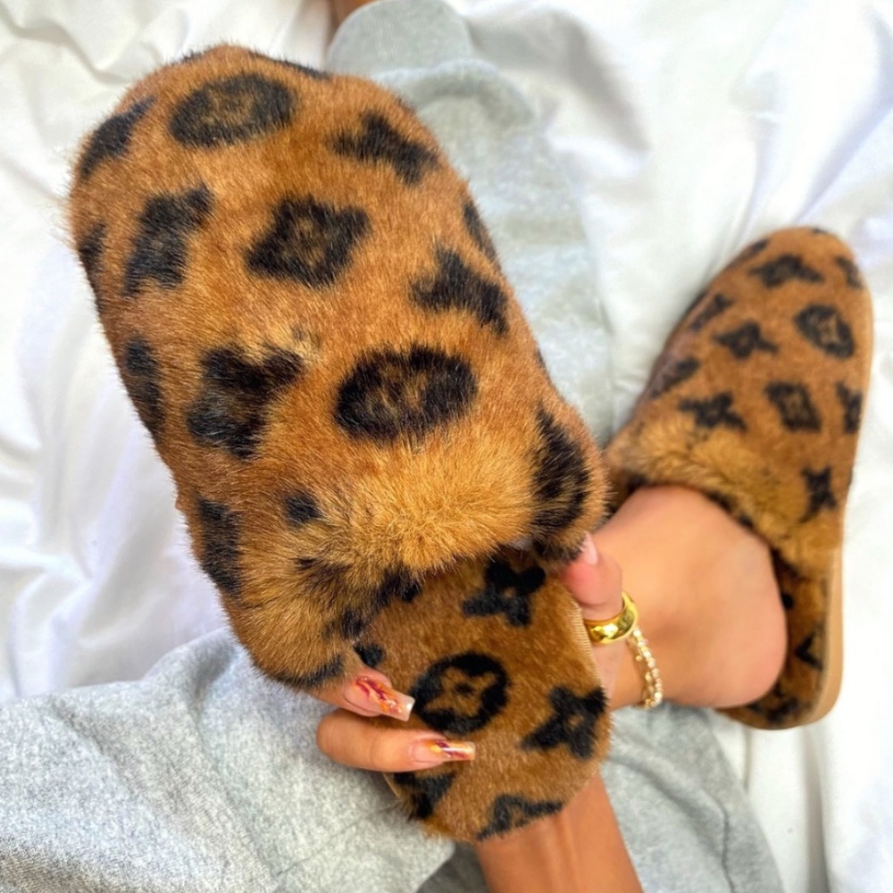 Tan/Brown Faux fur Slippers
